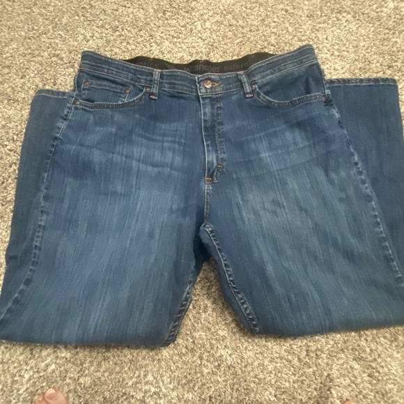 Men Wrangler Blue Jeans 36 x 29 Authentics Relaxed Fit Comfort Flex Carbon Color - Picture 4 of 10
